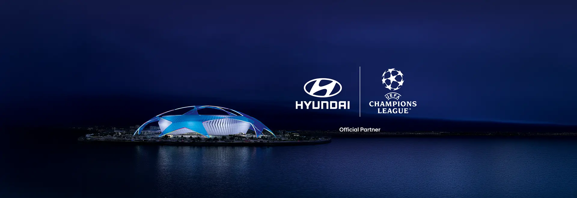 Estádio de futebol em uma partida da UEFA Champions League.  